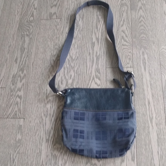 Beautiful crossbody bag by Tommy Hilfiger 🌸 - Picture 5 of 9